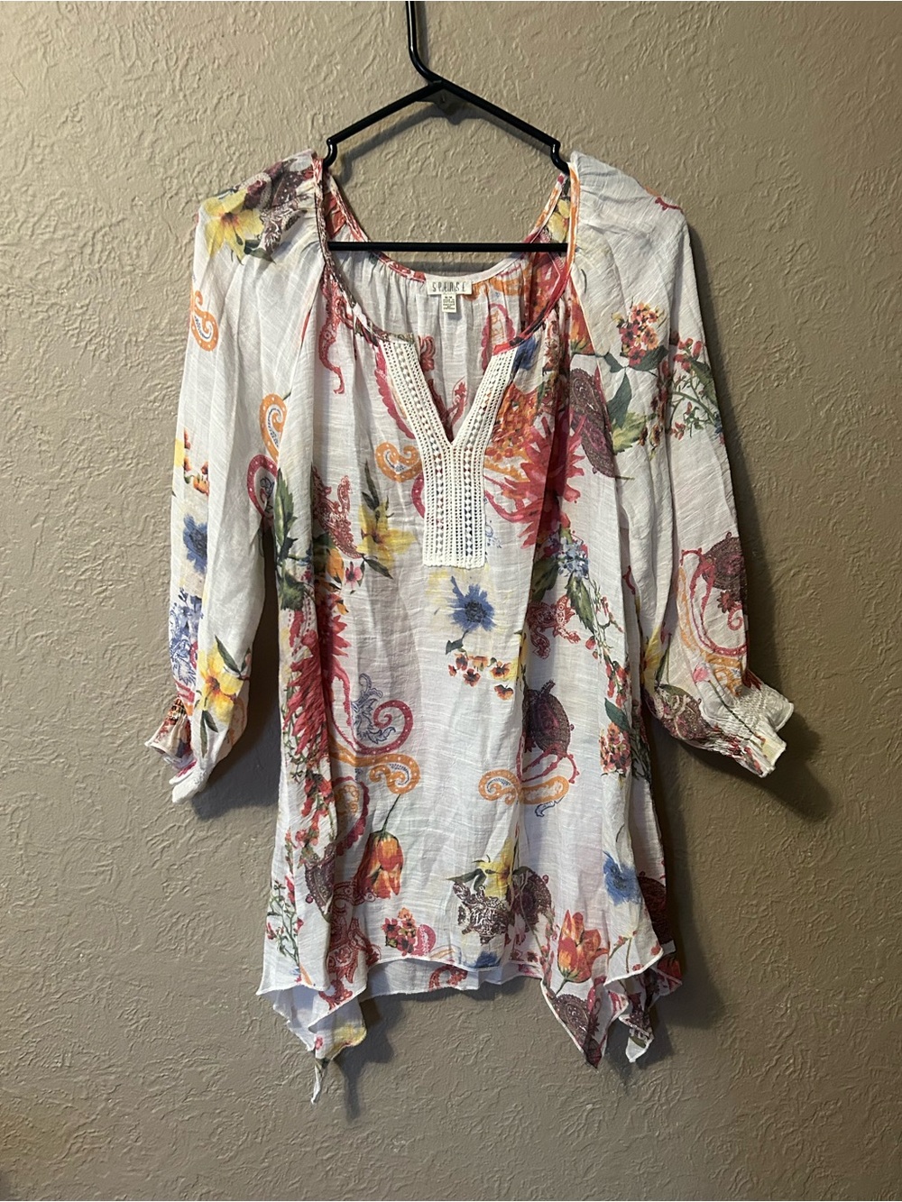 Spense White Floral Tunic with Multicolor Paisley Print